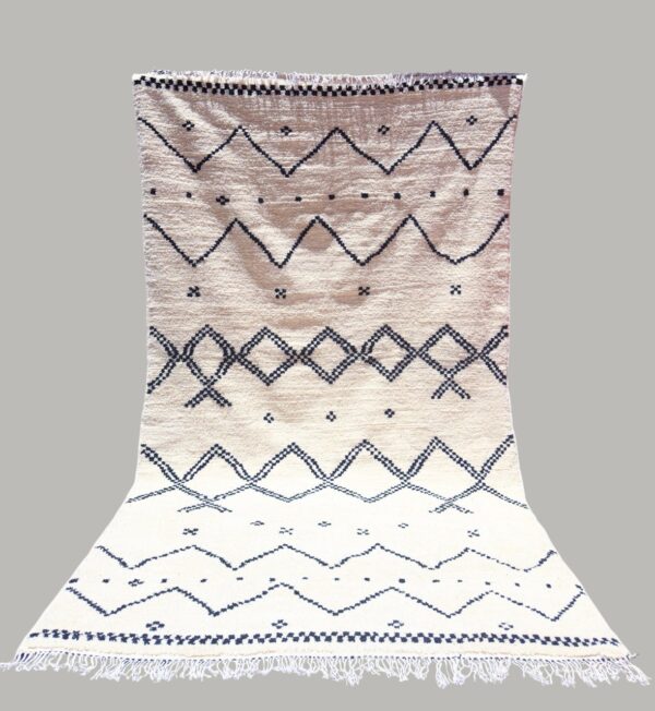 Berber Azilal handmade wool rug 325cm/185cm