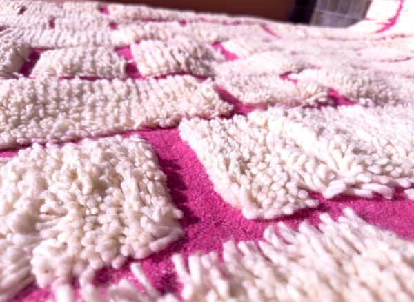 Berber beni ourain handmade wool rug, white and pink, 260cm/150cm - Image 5